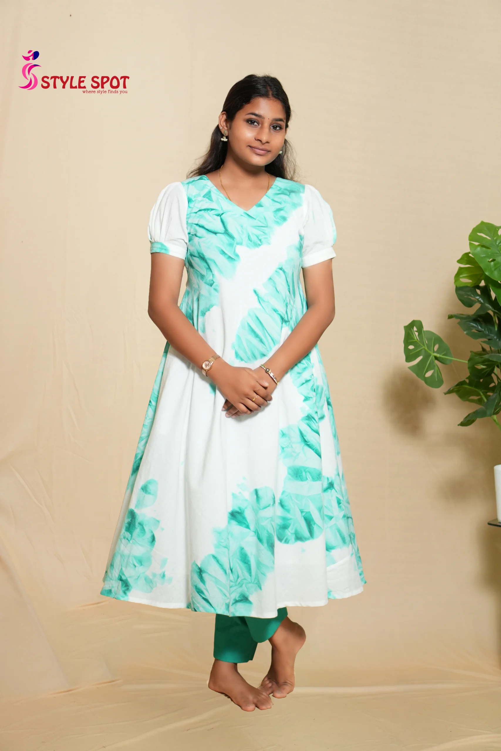 Floral Printed Kurta Set with Dupatta - Image 3